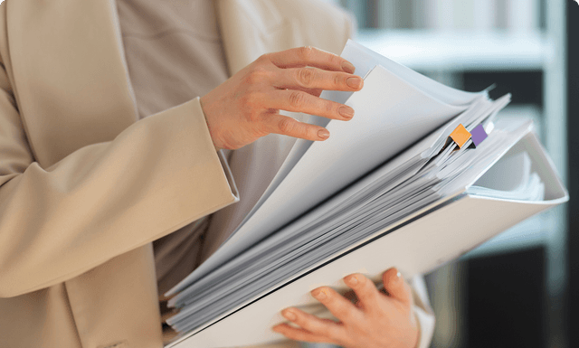 인력 관리하는 이미지